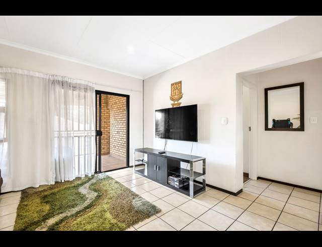2 BEDROOM APARTMENT FOR SALE IN FERNDALE